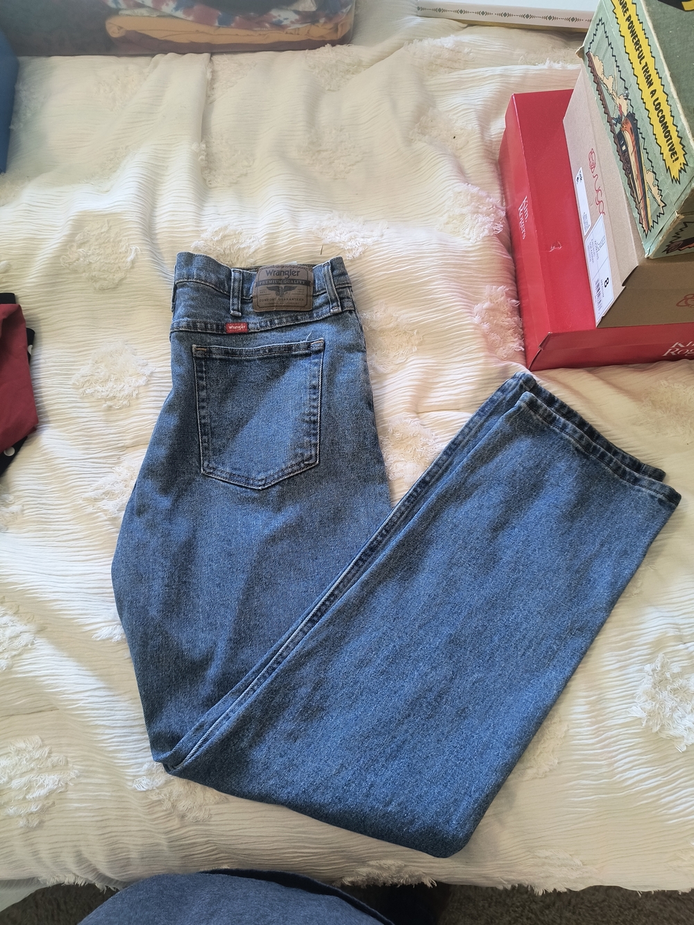 Wrangler Blue High-Rise Straight-Leg Jeans